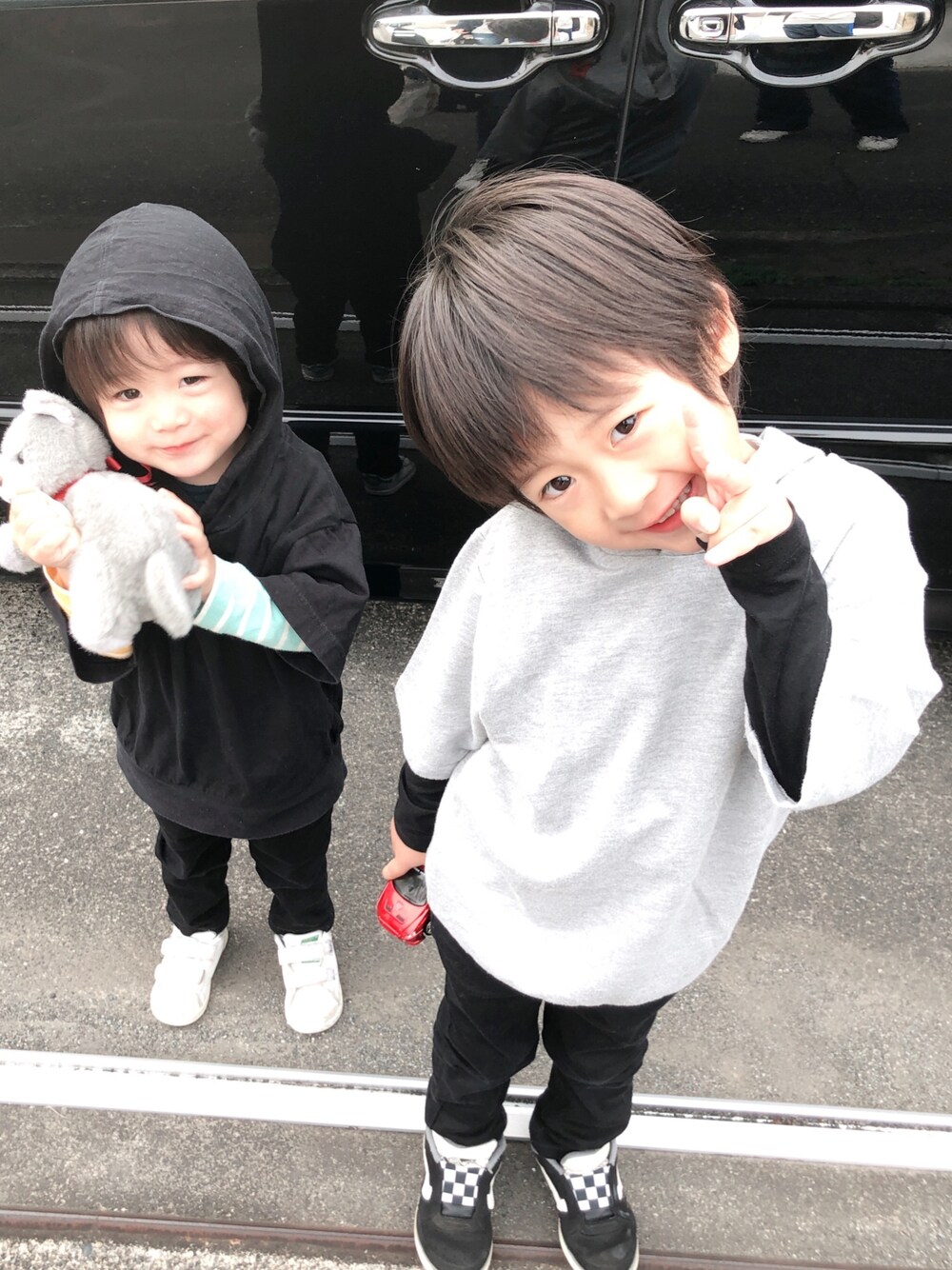 「THE SHOP TK、H&M、EDWIN、VANS、GU、BREEZE、adidas」｜「THE SHOP TK の【160cm】5分袖ロゴプルパーカー（パーカー、グレー系）」を使った、aito☆hayatoさん（キッズ・110cm）の春コーディネートの1枚目の写真