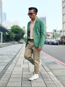 「J.CREW」｜「アイテム（その他アウター）」を使った、Colorholic manさん（メンズ・172cm）の春コーディネート