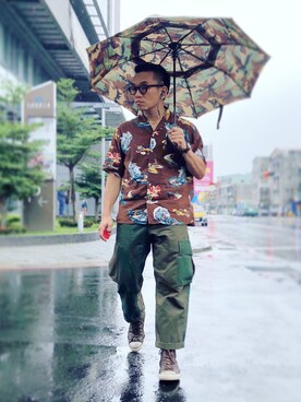 「plain-me（プレインミー）のアイテム（カーゴパンツ）」を使った、Colorholic manさん（メンズ・172cm）の夏コーディネート