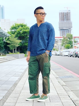 「plain-me（プレインミー）のアイテム（カーゴパンツ）」を使った、Colorholic manさん（メンズ・172cm）の夏コーディネート