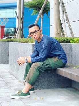 「plain-me（プレインミー）のアイテム（カーゴパンツ）」を使った、Colorholic manさん（メンズ・172cm）の秋コーディネート