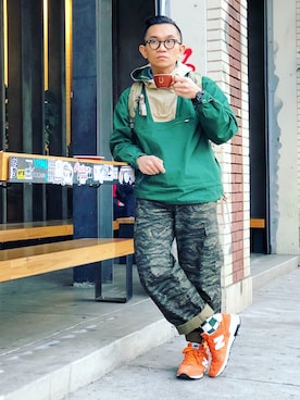 「J.CREW」｜「アイテム（その他アウター）」を使った、Colorholic manさん（メンズ・172cm）の冬コーディネート