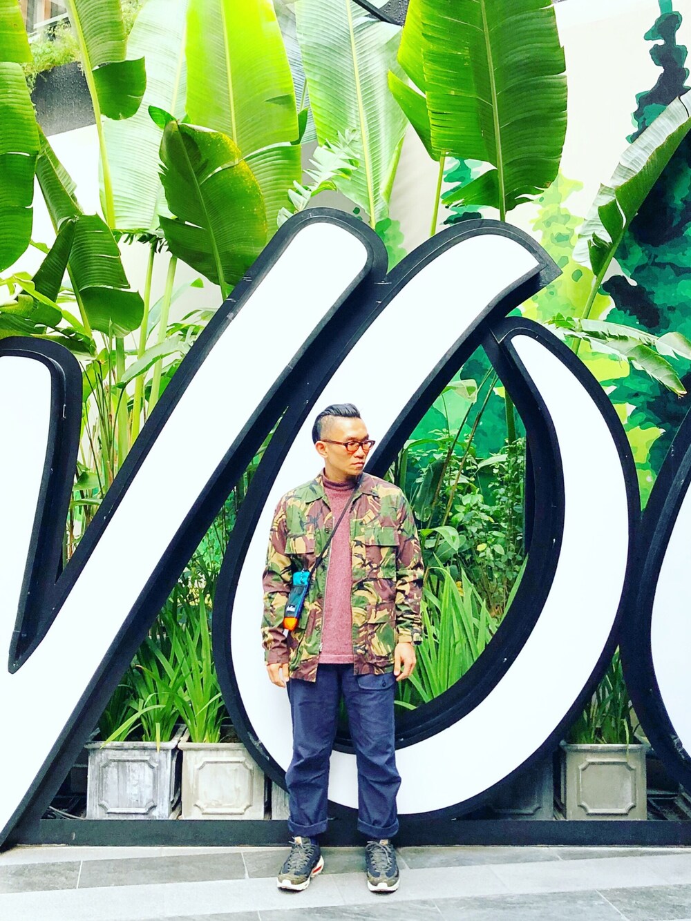 「wallace & barnes、J.CREW、UNIQLO、UNIQLO U、NIKE、NIKE AIR MAX、carhartt、Carhartt WIP(Carhartt WIP)、ootd、menswear」｜「J.CREWのアイテム（ミリタリージャケット、グリーン系）」を使った、Colorholic manさん（メンズ・172cm）の春コーディネートの1枚目の写真