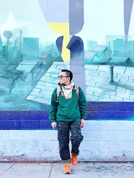 「J.CREW」｜「アイテム（その他アウター）」を使った、Colorholic manさん（メンズ・172cm）の春コーディネート