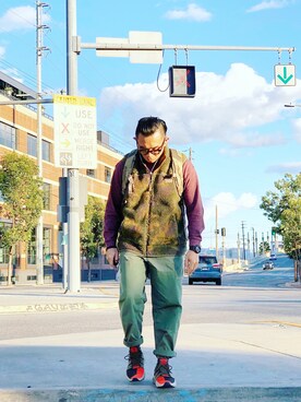 「J.CREW」｜「アイテム（その他アウター）」を使った、Colorholic manさん（メンズ・172cm）の春コーディネート