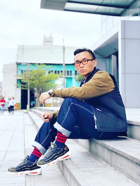 「J.CREW」｜「アイテム（その他アウター）」を使った、Colorholic manさん（メンズ・172cm）の春コーディネート
