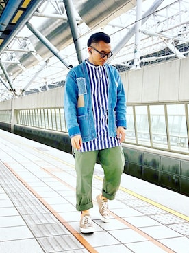 「J.CREW」｜「アイテム（その他アウター）」を使った、Colorholic manさん（メンズ・172cm）の春コーディネート