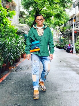 「J.CREW」｜「アイテム（その他アウター）」を使った、Colorholic manさん（メンズ・172cm）の春コーディネート