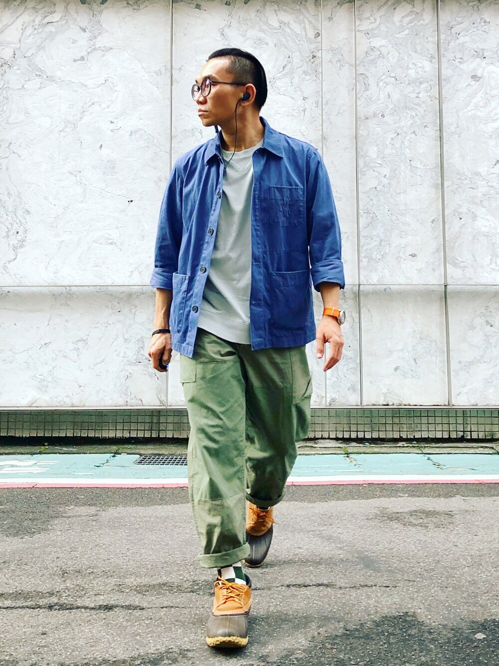 「UNIQLO、UNIQLO JW ANDERSON、JWANDERSON、niko and ...、wallace & barnes、J.CREW、l.l.bean、ootd、streetstyle、streetfashion」｜「UNIQLOのアイテム（ブルゾン、ブルー系）」を使った、Colorholic manさん（メンズ・172cm）の秋コーディネートの1枚目の写真
