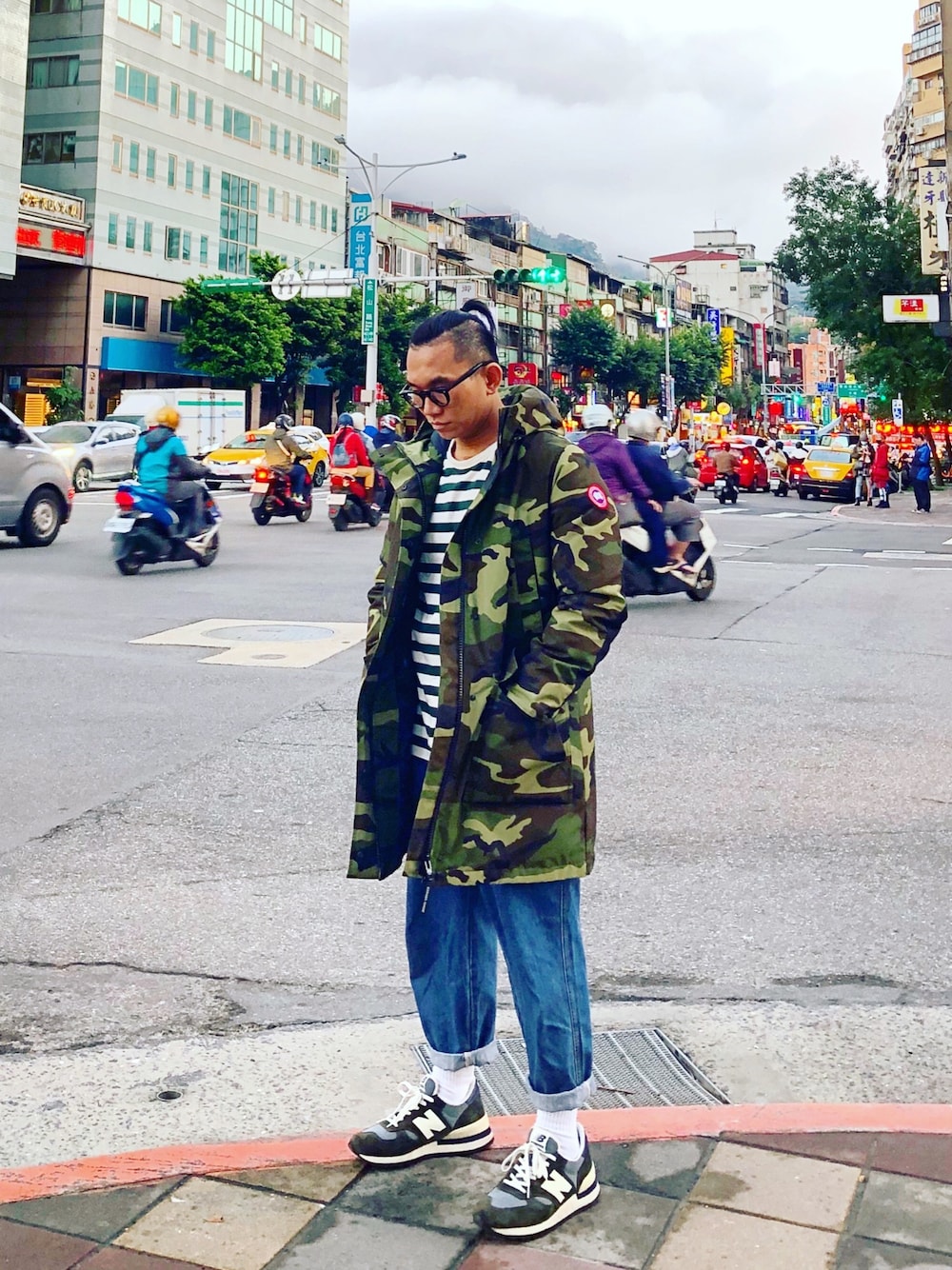「CANADA GOOSE、JOSEPH、UNIQLO、UNIQLO U、New Balance、NEW BALANCE 990、ootd、streetstyle、streetfashion、menswear」｜「CANADA GOOSEのアイテム（ダウンジャケット/コート、グリーン系）」を使った、Colorholic manさん（メンズ・172cm）の冬コーディネートの1枚目の写真