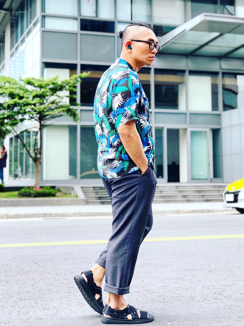 「niko and ...、UNIQLO、JWANDERSON、MALIBU SANDALS、ootd、streetstyle、streetfashion、menswear」｜「niko and...のアイテム（シャツ/ブラウス、その他）」を使った、Colorholic manさん（メンズ・172cm）の春コーディネートの1枚目の写真