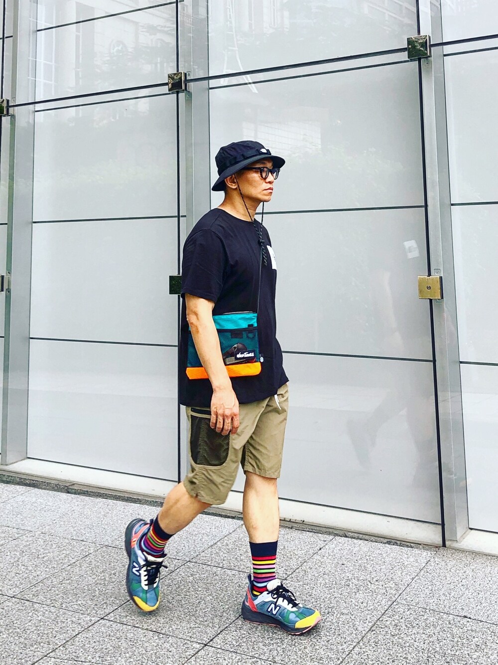 「THE NORTH FACE、MANASTASH、WILDTHINGS、New Balance、UNIQLO、ootd、streetstyle、streetfashion、menswear」｜「THE NORTH FACEのアイテム（Tシャツ/カットソー、ブラック系）」を使った、Colorholic manさん（メンズ・172cm）の春コーディネートの1枚目の写真