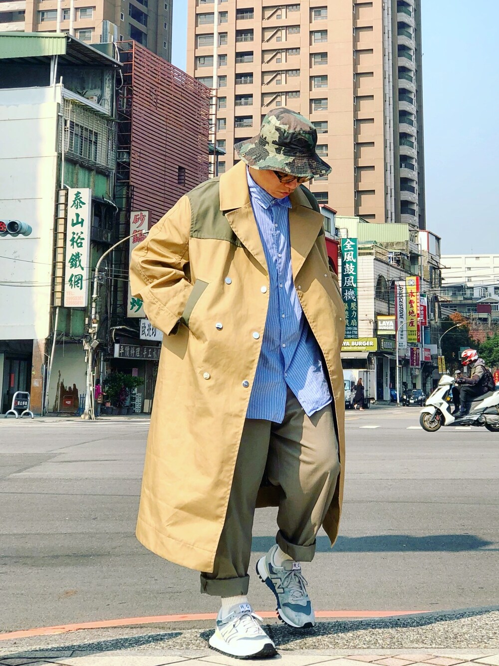 「Ganni、UNIQLO、UNIQLO U、New Balance、niko and ...、ootd、streetstyle、streetfashion、menswear」｜「GANNIのアイテム（その他アウター、ベージュ系）」を使った、Colorholic manさん（メンズ・172cm）の冬コーディネートの1枚目の写真