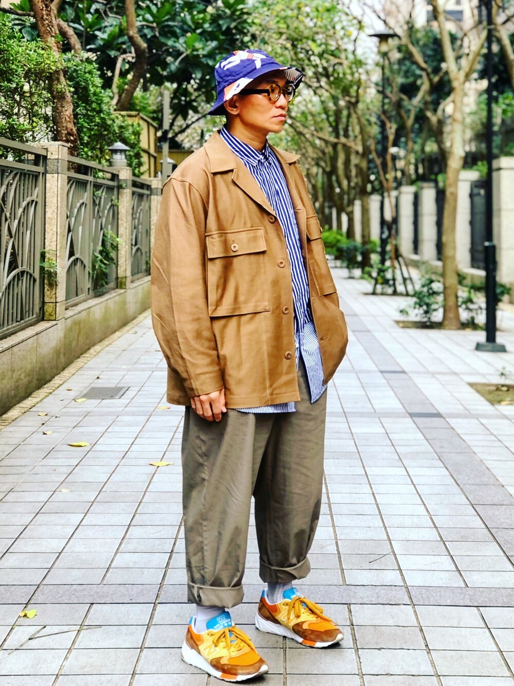 「UNIQLO、UNIQLO U、+J、New Balance、J.CREW、Band of Outsiders、ootd、streetstyle、streetfashion、menswear」｜「UNIQLOのアイテム（その他アウター、ベージュ系）」を使った、Colorholic manさん（メンズ・172cm）の冬コーディネートの1枚目の写真