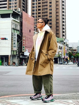 「URBAN RESEARCH Sonny Label（アーバンリサーチサニーレーベル）のアイテム（スウェット）」を使った、Colorholic manさん（メンズ・172cm）の春コーディネート