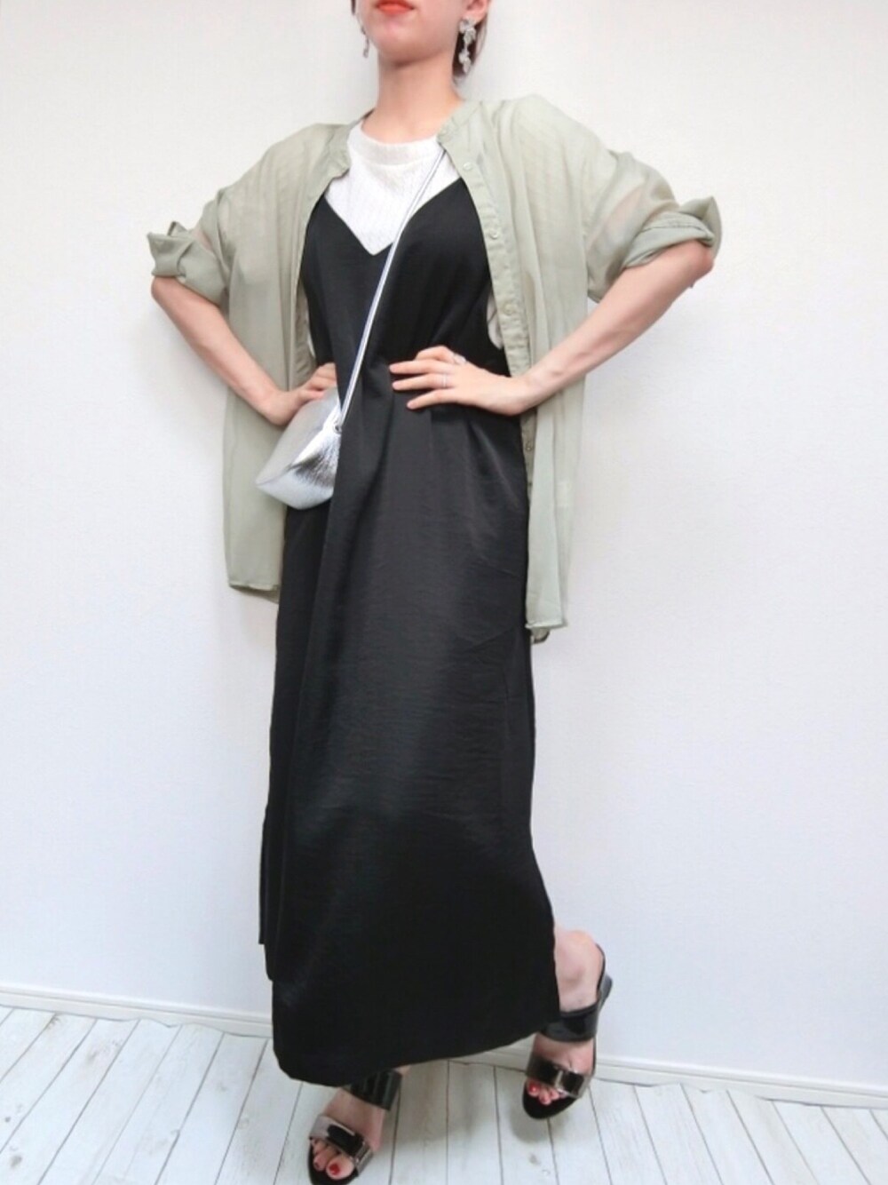「シアーシャツ、キャミワンピ、GU、プチプラ、シンプルコーデ、しまむら、カジュアル、おしゃれさんと繋がりたい、ショルダーバッグ、ママコーデ」｜「GUのアイテム（ワンピース、ブラック系）」を使った、＊𝒂𝒎𝒆𝒍𝒊𝒆𝒆＊さん（レディース・158cm）の夏コーディネートの1枚目の写真