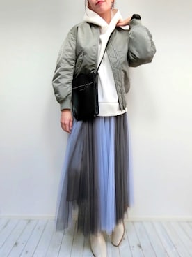 「サコッシュ」｜「アイテム（MA-1）」を使った、＊𝒂𝒎𝒆𝒍𝒊𝒆𝒆＊さん（レディース・158cm）の秋コーディネート