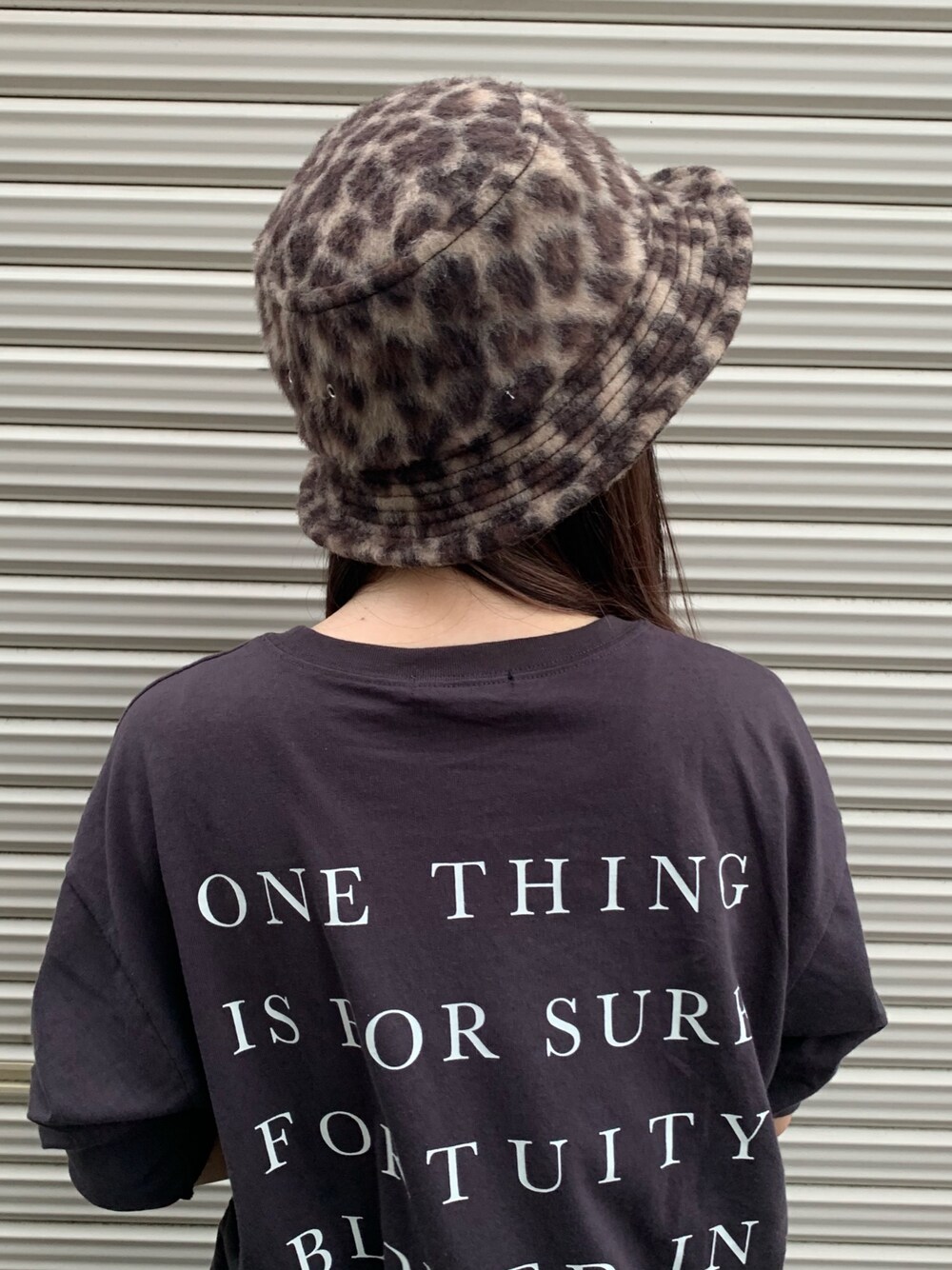 「カジュアル、メンズライク、お洒落さんとつながりたい、おしゃれさんと繋がりたい、おうちファッション、柄物、ロンT」｜「JEANASISのバックロゴロンT/874977（Tシャツ/カットソー、ホワイト系）」を使った、FUKAさん（レディース・158cm）の春コーディネートの1枚目の写真