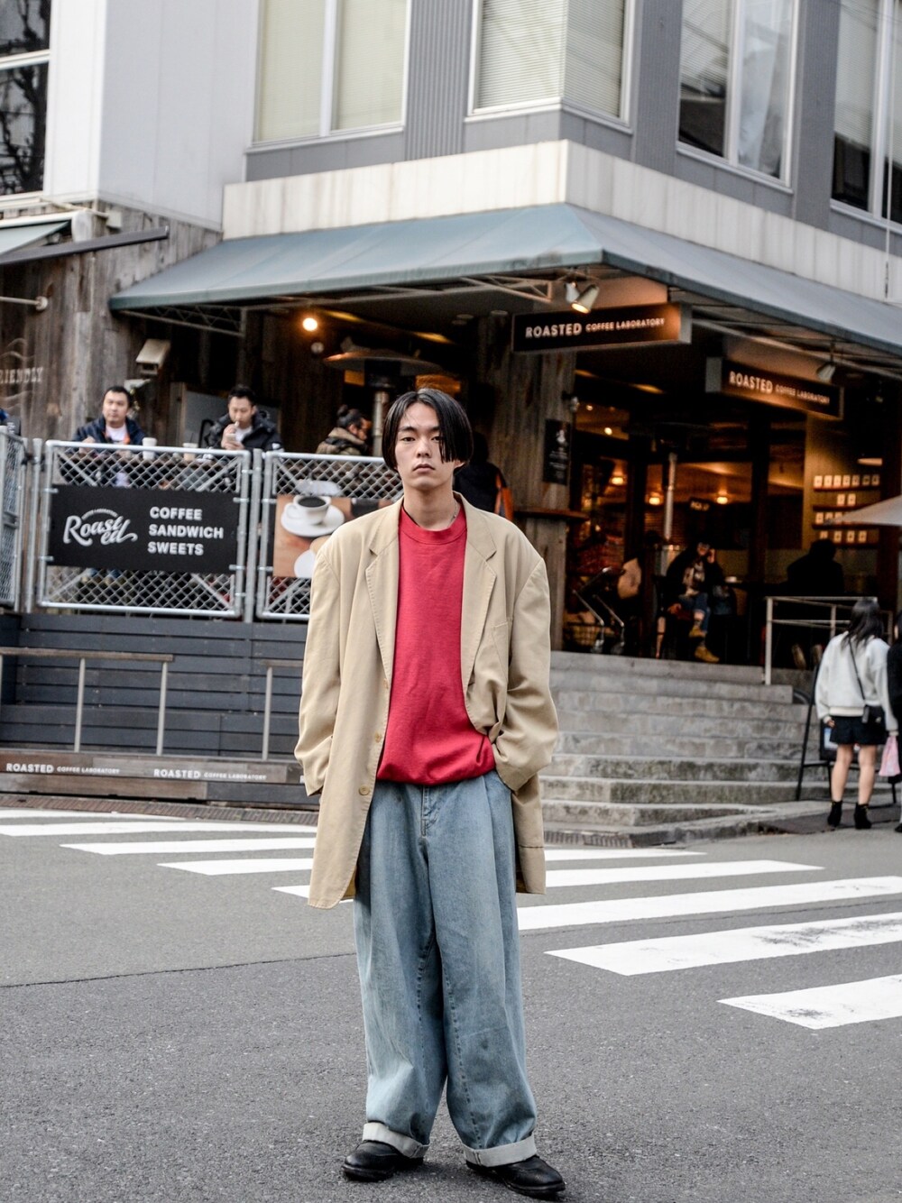 「大人カジュアル、ジャケット、パンツスタイル、ワイドパンツ、冬、シンプル、古着、ootd、冬コーデ、春コーデ」｜「Yohji Yamamoto POUR HOMMEのアイテム（テーラードジャケット、ベージュ系）」を使った、kodona_tokyoさん（メンズ・177cm）の冬コーディネートの1枚目の写真
