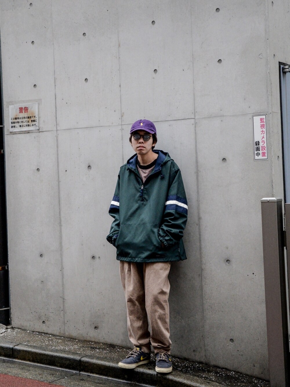「春コーデ、カジュアルコーデ、スポーツミックス、シンプル、大人カジュアル、ラフ、キャップ、スニーカー、ストリート、ootd」｜「OLD NAVYのアイテム（ミリタリージャケット、グリーン系）」を使った、kodona_tokyoさん（メンズ・170cm）の春コーディネートの1枚目の写真