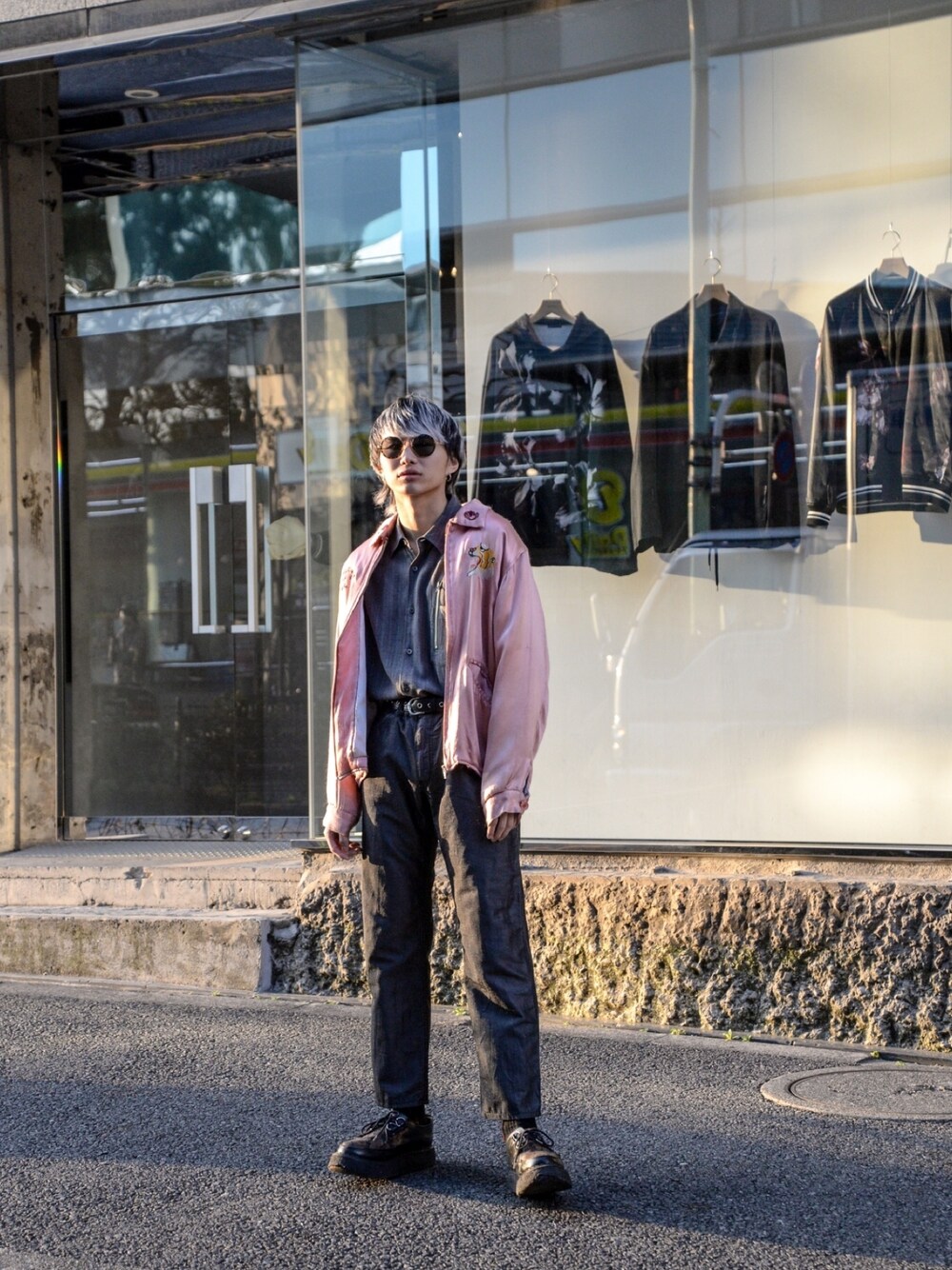 「カジュアル、シンプル、ピンク、グレー、春コーデ、春、ストリート、ootd、ジャケット、スラックス」｜「HOUSTONのアイテム（ジャケット/アウター、ピンク系）」を使った、kodona_tokyoさん（メンズ・170cm）の春コーディネートの1枚目の写真