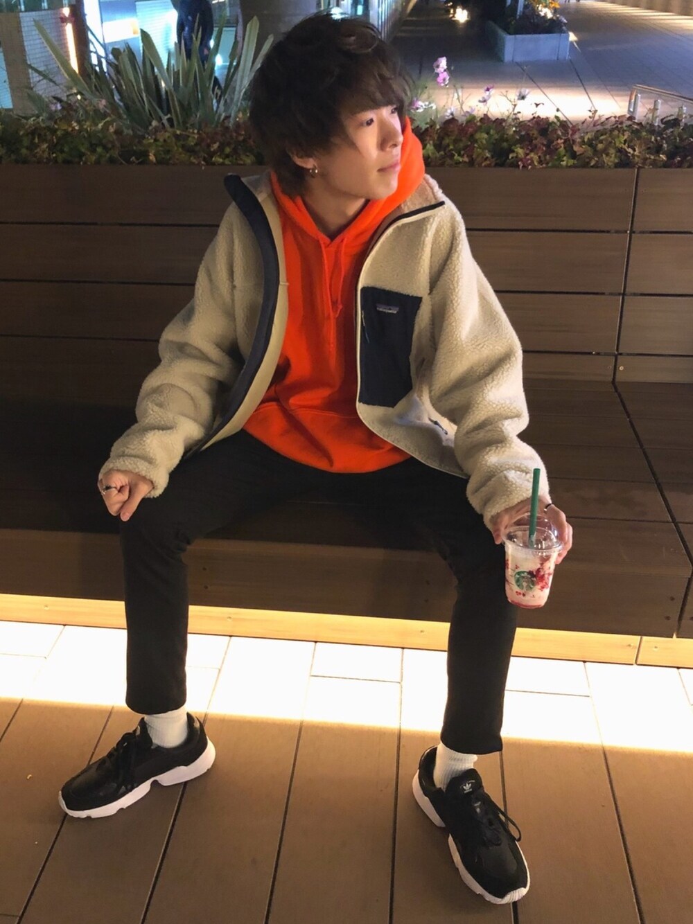 「秋コーデ、おしゃれさんと繋がりたい、フリークスストア、休日スタイル、カジュアルコーデ、ビッグシルエット、きれいめカジュアル、ボア、レトロ、レトロX」｜「patagoniaのパタゴニア / メンズ・クラシック・レトロX・ジャケット（ダウンジャケット/コート、ベージュ系）」を使った、マルさん（メンズ・175cm）の秋コーディネートの1枚目の写真