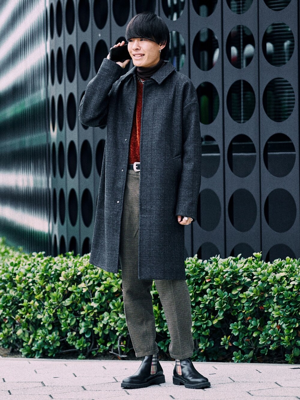 「RAGEBLUE、RAGEBLUE 心斎橋店、レイジブルー、レイジブルー(RAGEBLUE)、mystylemycoat、秋のコーデ、シンプル、ロングコート、キレイめ、チェック」｜「RAGEBLUEの柄ステンカラーコート/832471（ステンカラーコート、グレー系）」を使った、マルさん（メンズ・178cm）の秋コーディネートの1枚目の写真