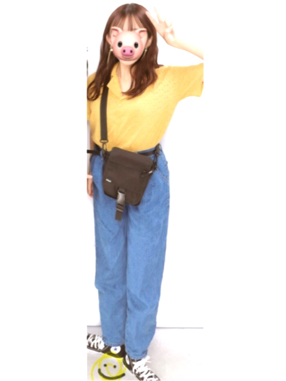 「プチプラ、スニーカーコーデ、デニムパンツ」｜「GUのアイテム（シャツ/ブラウス、イエロー系）」を使った、pigさん（レディース・158cm）の秋コーディネートの1枚目の写真
