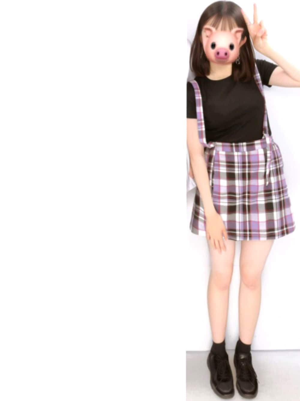 「カジュアルコーデ、プチプラ、スカート、チェック、グレイル、WEGO、WEGOコーデ、WEGOスカート」｜「GRLのベーシッククルーネックTシャツ（Tシャツ/カットソー、ブラック系）」を使った、pigさん（レディース・157cm）の夏コーディネートの1枚目の写真