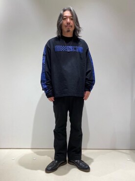 「RASSVET / PACCBET（ラスベート）のRASSVET（ラスベート）LONG SLEEVE TEE（Tシャツ/カットソー、ブラック系）」を使った、松本　学さん（メンズ・171cm）の秋コーディネート