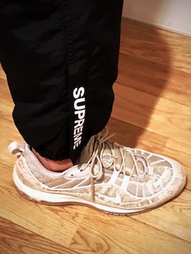 「Supreme （シュプリーム）のアイテム（スニーカー、ベージュ系）」を使った、Su®︎さん（メンズ・178cm）の春コーディネート