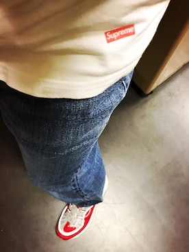 「Supreme （シュプリーム）のアイテム（Tシャツ/カットソー、ホワイト系）」を使った、Su®︎さん（メンズ・178cm）の春コーディネート