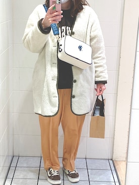 「サテンパンツ」｜「アイテム（アナログ腕時計）」を使った、m.さん（レディース・161cm）の冬コーディネート