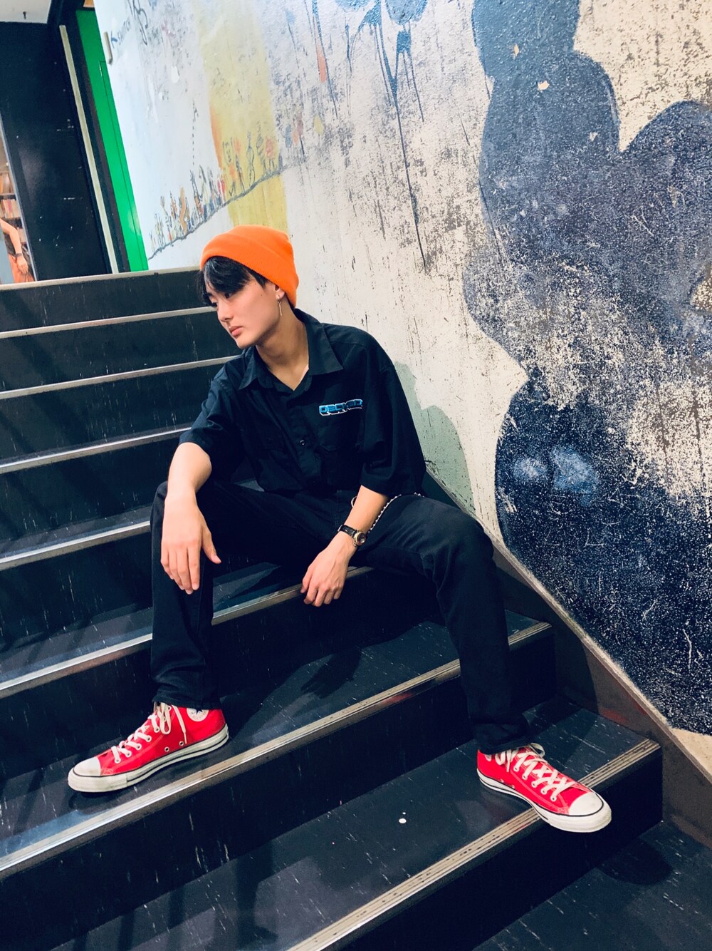 「おしゃれさんと繋がりたい、ストリート、黒スキニー、雨の日コーデ、GU、タックイン、シンプルコーデ、韓国ファッション、プチプラ、converse」｜「CONVERSEのCONVERSE コンバース ALL STAR HI オールスター ハイ（スニーカー、ホワイト系）」を使った、りょおさん（メンズ・174cm）の夏コーディネートの1枚目の写真