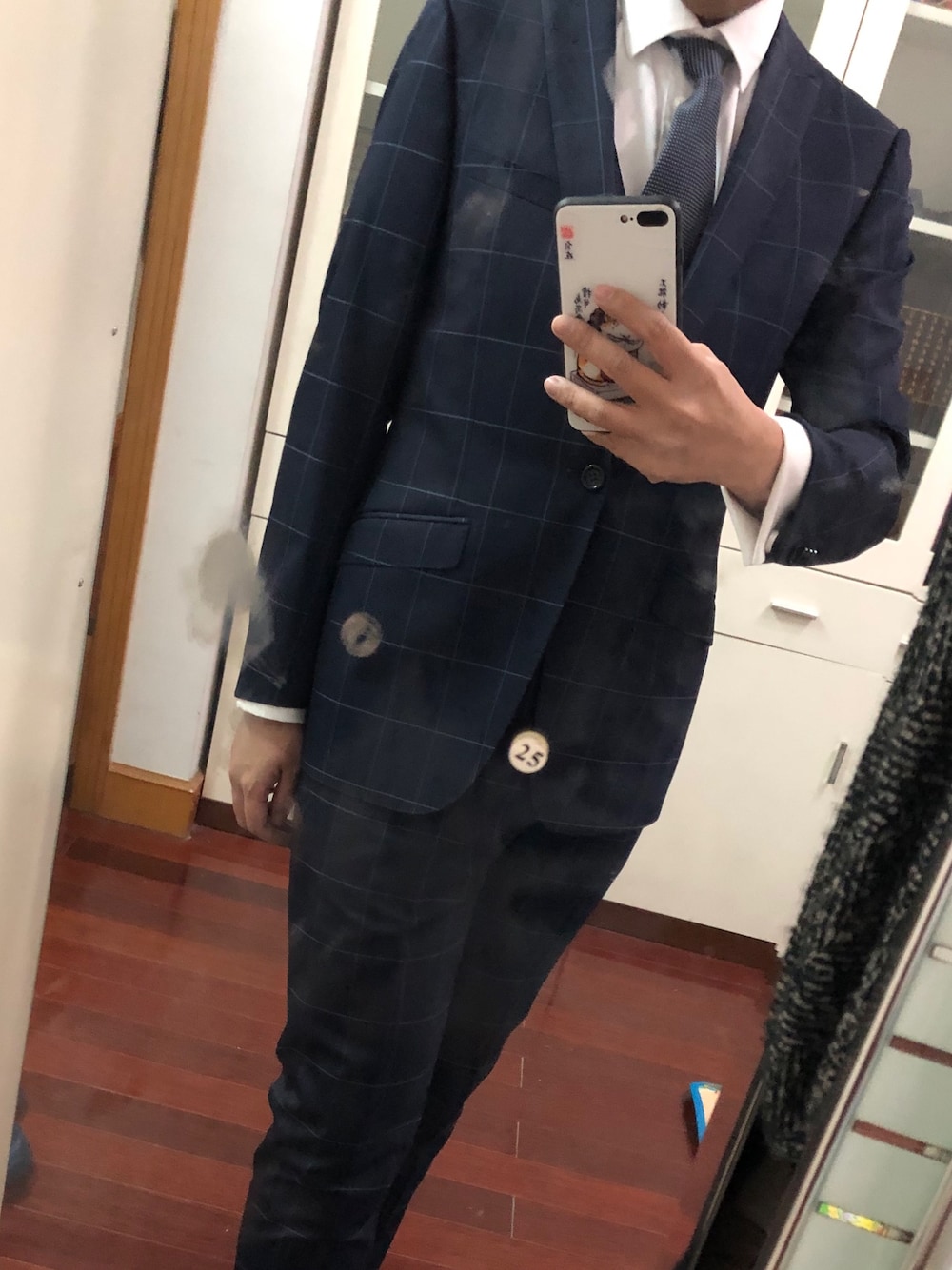 「西服、正装、职场」｜「VICUTUのアイテム（フォーマルスーツ/小物、ブラック系）」を使った、萌萌毒蛇さん（メンズ・178cm）の冬コーディネートの1枚目の写真