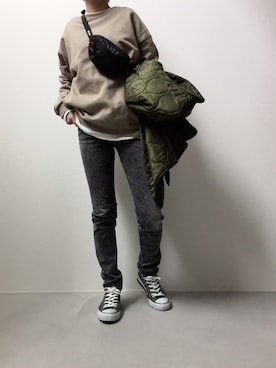 「JERZEES（ジャージーズ）のアイテム」を使った、Uさん（レディース・165cm）の冬コーディネート