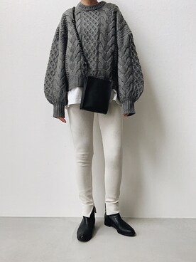 ニット セーターを使った 白黒グレー の人気ファッションコーディネート Wear