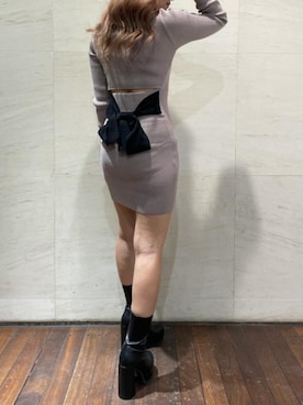 「SPIRALGIRL（スパイラルガール）のアシメショルダーバックリボンリブニットワンピース（ワンピース、ベージュ系）」を使った、AYAKAさん（レディース・157cm）の秋コーディネート