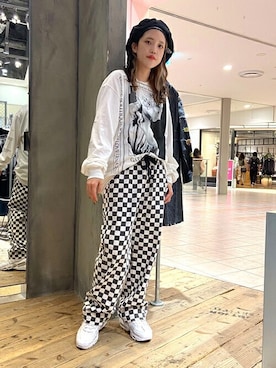 「ブラック×ホワイト」｜「アイテム（ハンチング/ベレー帽）」を使った、RNA MEDIA ZOZOTOWN STAFFさん（レディース・158cm）の秋コーディネート