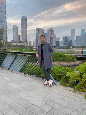 「通勤穿搭」｜「アイテム（トレンチコート）」を使った、Leeさん（メンズ・183cm）の秋コーディネート