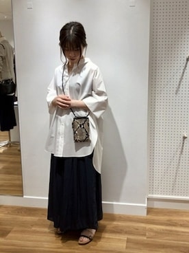 「SHIPS for women」｜「アイテム（PC・スマホグッズ/家電）」を使った、WOMEN'S STAFFさん（レディース・157cm）の春コーディネート