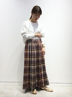 「AVARCAS（アバルカス）のアイテム」を使った、WOMEN'S STAFFさん（レディース・153cm）の春コーディネート