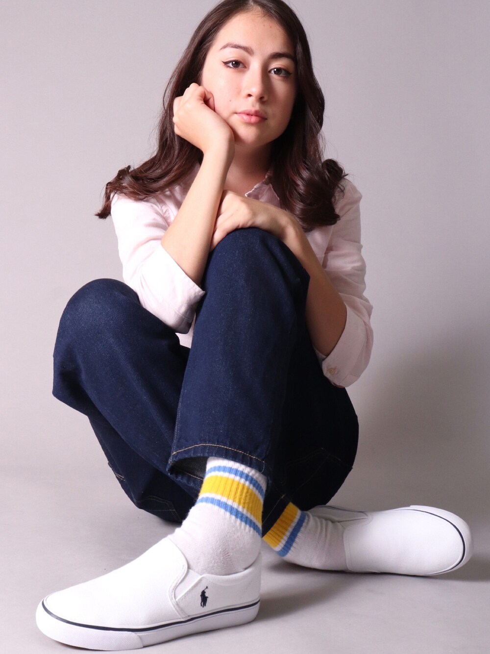「スリッポン、ootd、今日のコーデ、おしゃれさんと繋がりたい、カジュアルコーデ、シャツスタイル、白スニーカー、Polo Ralph Lauren、ラインソックス、シンプルコーデ」｜「BAYBLOのバギーテイパードシルエットデニムパンツ(BG)（デニムパンツ、ブルー系）」を使った、【BAYBLO】Officialさん（レディース・170cm）の夏コーディネートの1枚目の写真
