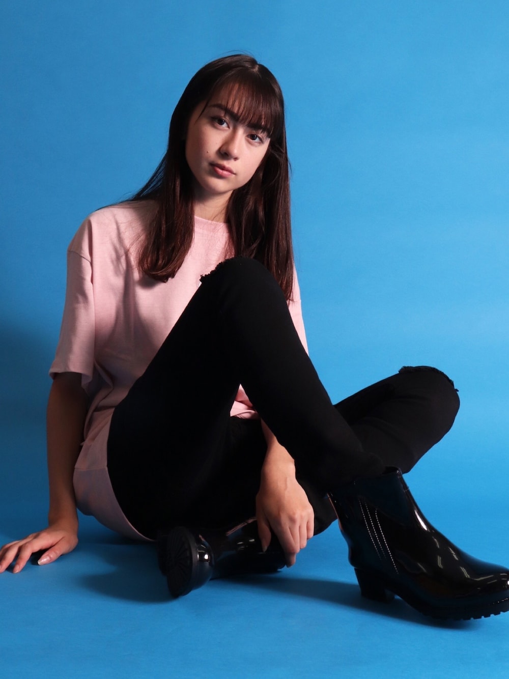 「ootd、おしゃれさんと繋がりたい、今日のコーデ、シンプルコーデ、ビッグシルエット、レインブーツ、黒スキニー、オーバーサイズ、雨の日コーデ、黒」｜「BAYBLOの【ユニセックス】ビッグシルエットオーバーサイズヘビーウエイトTシャツ(RM)（Tシャツ/カットソー、ピンク系）」を使った、【BAYBLO】Officialさん（レディース・170cm）の夏コーディネートの1枚目の写真