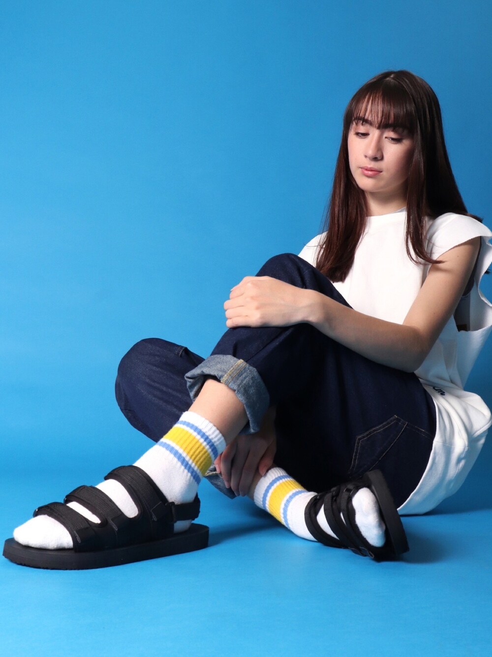 「ootd、おしゃれさんと繋がりたい、今日のコーデ、夏コーデ、サンダル、サンダルに靴下、靴下、スポーツサンダル、ワイドパンツ、カジュアルコーデ」｜「BAYBLOの2WAYベルクロフラットスポーツサンダル(RMS)（サンダル、ブラック系）」を使った、【BAYBLO】Officialさん（レディース・170cm）の夏コーディネートの1枚目の写真