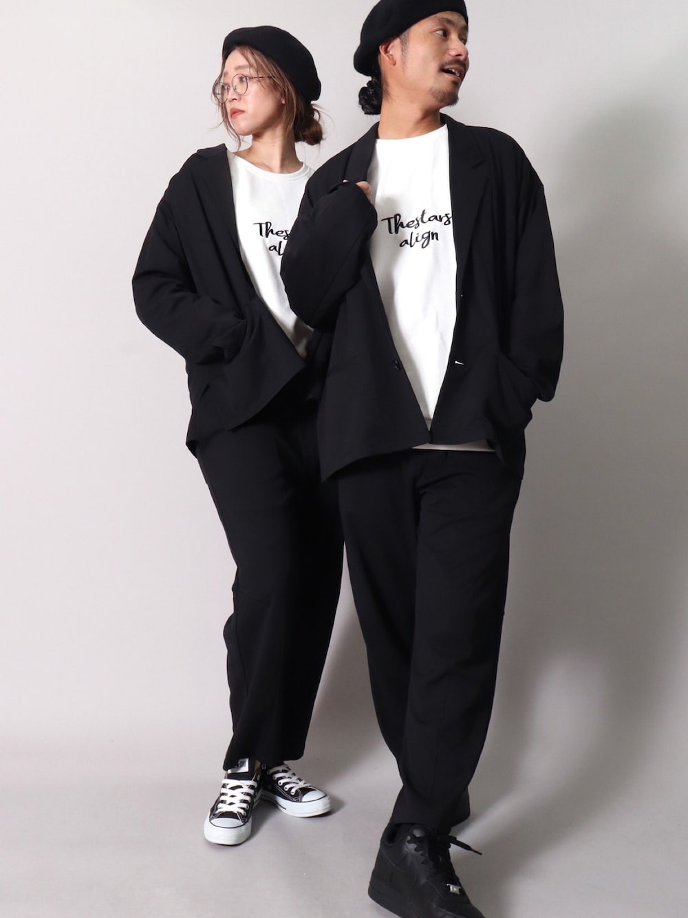 「ニット帽、セットアップ、ootd、おしゃれさんと繋がりたい、今日のコーデ、おそろいコーデ、モノトーンコーデ、モノトーン、黒コーデ、ブラックコーデ」｜「BAYBLOの【ユニセックス】【ウール50%】リブ編み ベレー帽 (CR)（ハンチング/ベレー帽、ブラック系）」を使った、【BAYBLO】Officialさん（メンズ・170cm）の秋コーディネートの1枚目の写真