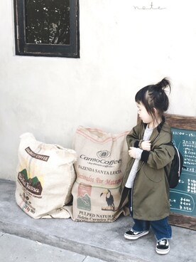 「カフェ」｜「アイテム（その他アウター）」を使った、akarinaさん（キッズ・90cm）の春コーディネート