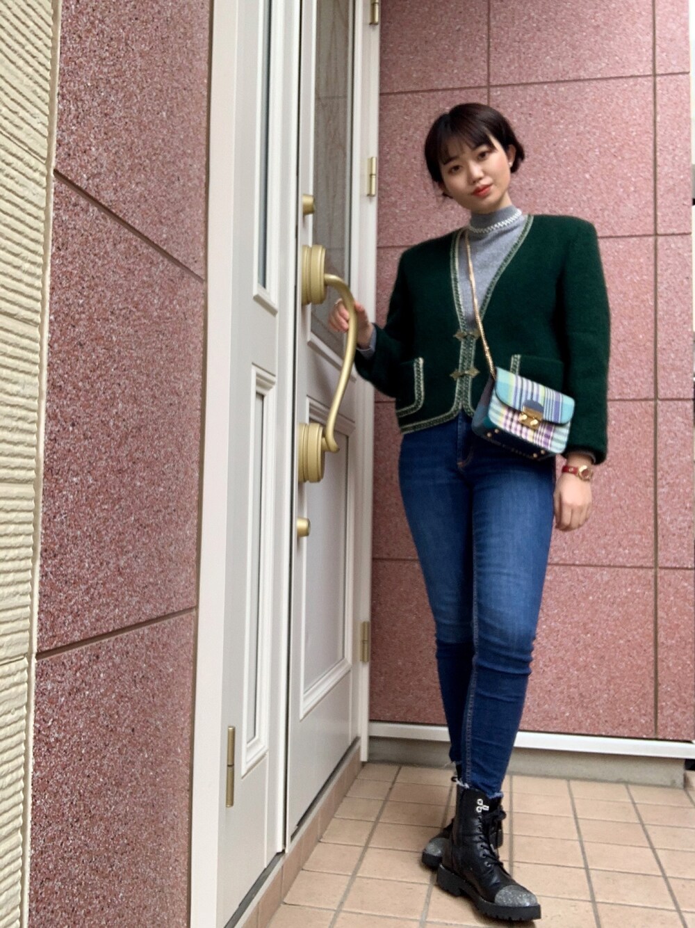 「古着、ふるぎ、古着MIX、古着コーデ、古着好きな人と繋がりたい、私の推しブランド、パンツスタイル、カジュアルコーデ、プチプラ、韓国ファッション」｜「VINTAGEのアイテム（ノーカラージャケット、グリーン系）」を使った、ヨシコ🎒コレクションさん（レディース・165cm）の冬コーディネートの1枚目の写真
