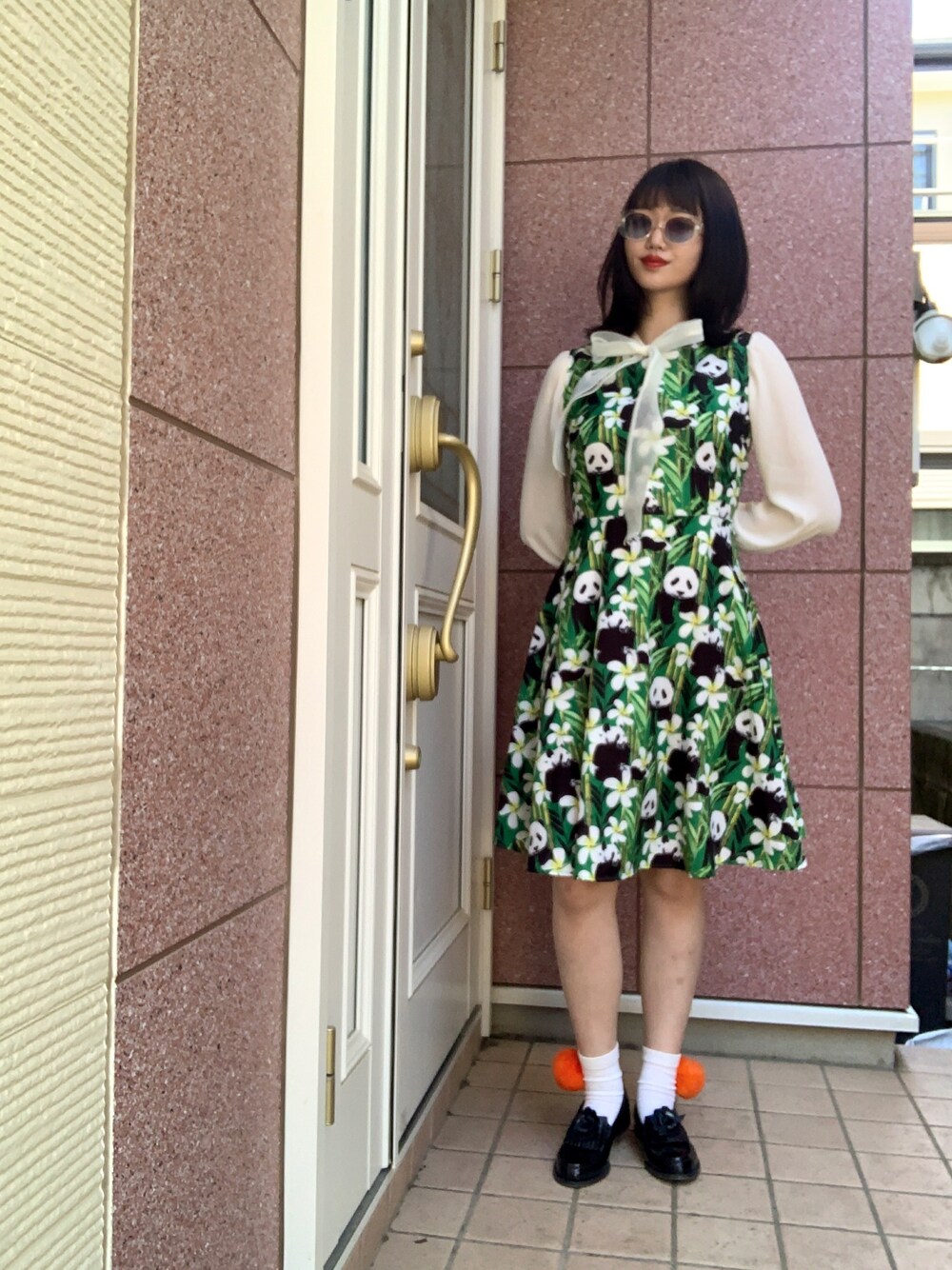 「休日スタイル、はるコーデ、パンダ柄、パンダ、プチプラコーデ、オトナカジュアル、柄ワンピース」｜「SIIILONのアイテム（ローファー、ブラック系）」を使った、ヨシコ🎒コレクションさん（レディース・165cm）の春コーディネートの1枚目の写真