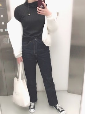 「仕事コーデ」｜「アイテム（PC・スマホグッズ/家電）」を使った、りタさん（レディース・168cm）の春コーディネート